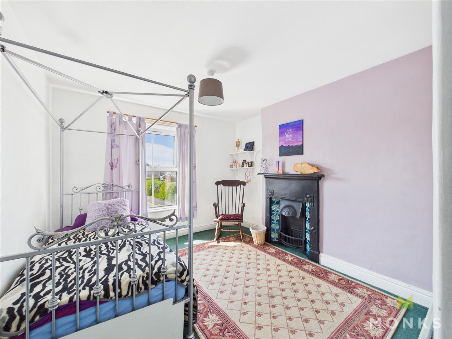 Ivy House Station Road, Oswestry, SY11 4BT For Sale